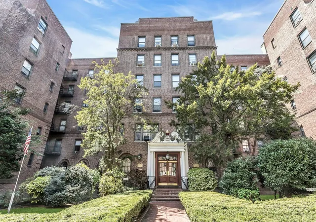 83-80-118th-street-3p-kew-gardens-ny-11415/hzid_978b6e88