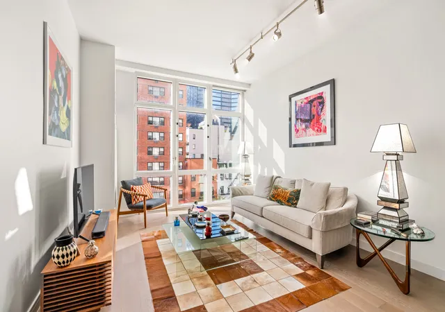 305-e-51st-street-ru5h-new-york-city-ny-10022/hzid_5487f80e