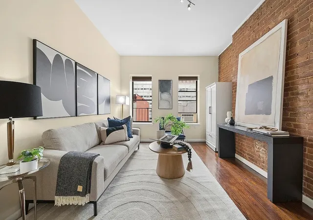 438-w-49th-st-5a-new-york-city-ny-10019/hzid_5727ff86