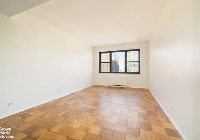 340-e-93rd-st-30a-new-york-city-ny-10128/hzid_b63846ca