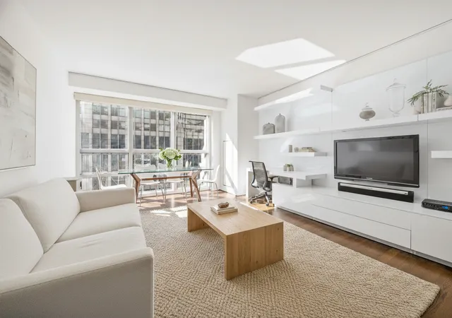 146-w-57th-street-37e-new-york-city-ny-10019/hzid_9b0432df