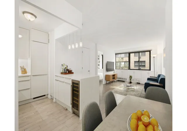 16-w-16th-street-6efs-new-york-city-ny-10011/hzid_1661c474