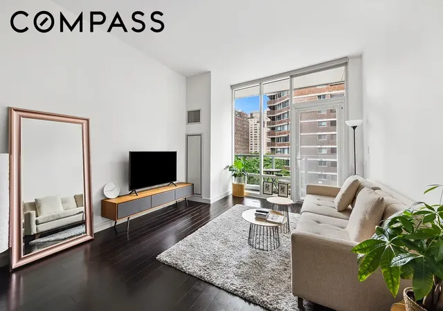 300-e-23rd-street-5b-new-york-city-ny-10010/hzid_4d8efe97