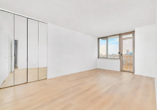 200-e-89th-street-42-a-new-york-city-ny-10128/hzid_05da5d16
