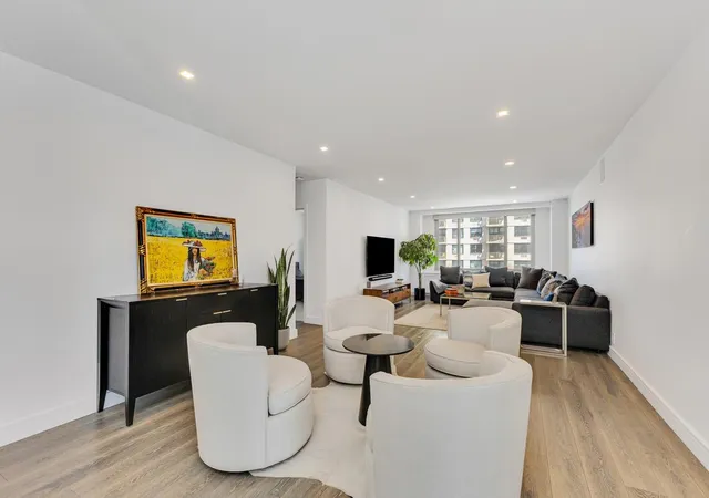 300-e-74th-street-15-g-new-york-city-ny-10021/hzid_4d108824