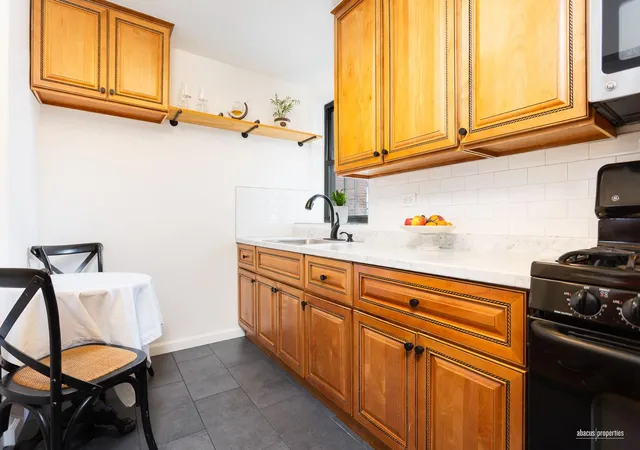 515-e-7th-street-2a-brooklyn-ny-11218/hzid_ad18a39d