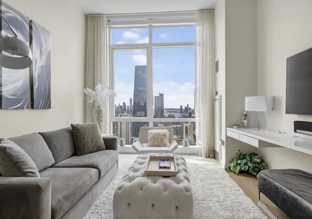 460-w-42nd-street-53g-new-york-city-ny-10036/hzid_f5351b0b