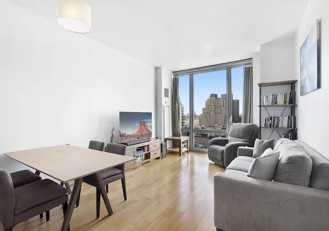 310-w-52nd-street-11d-new-york-city-ny-10019/hzid_4570e226
