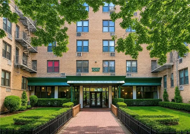 1213-ave-z-a24-new-york-city-ny-11235/hzid_42529c56
