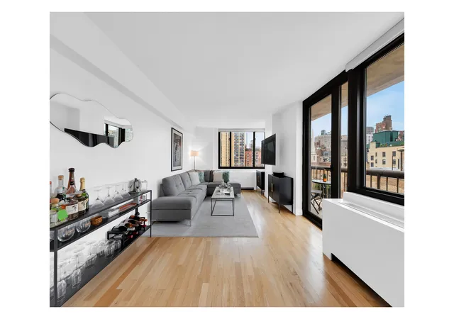 1438-3rd-avenue-12a-new-york-city-ny-10028/hzid_2384e511