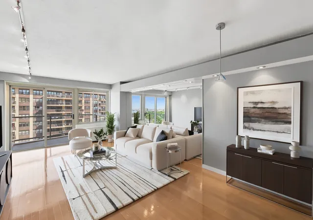 18-15-215th-street-15l-bayside-ny-11360/hzid_d9b38420