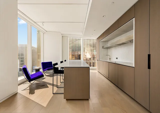 100-e-53rd-street-45b-new-york-city-ny-10022/hzid_da357593