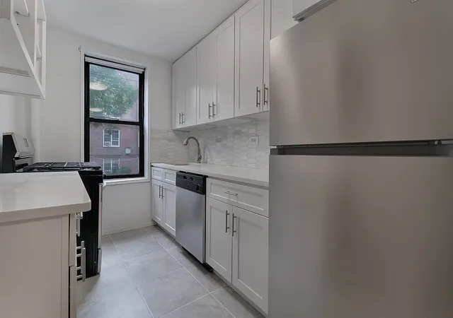 525-w-235th-street-2-d-new-york-city-ny-10463/hzid_a451bd5c