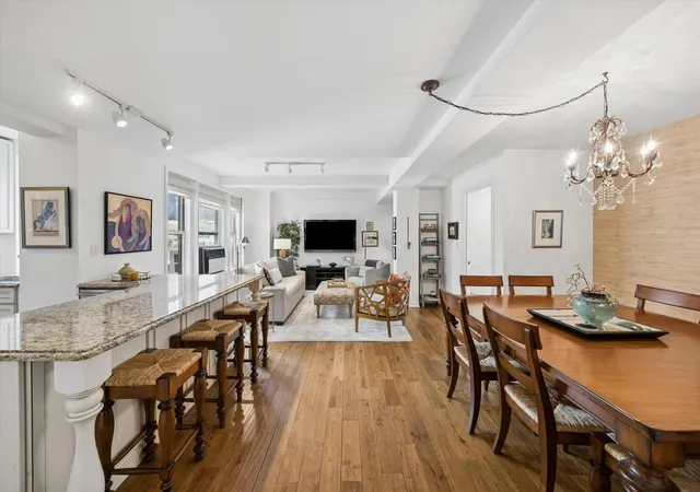 339-e-58th-street-7cd-new-york-city-ny-10022/hzid_7b904ecb