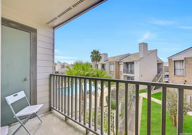 3220-69th-st-apt-j6-galveston-tx-77551/hzid_eaa91c98