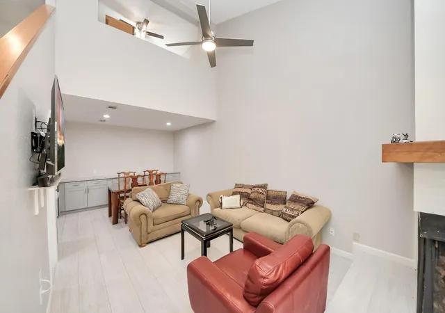 9447-pagewood-ln-9447-houston-tx-77063/hzid_ec155a80