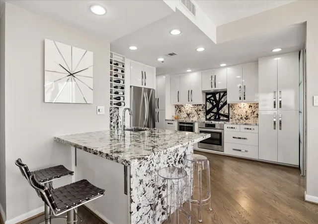 3350-mccue-rd-1101-houston-tx-77056/hzid_7d5cdb44
