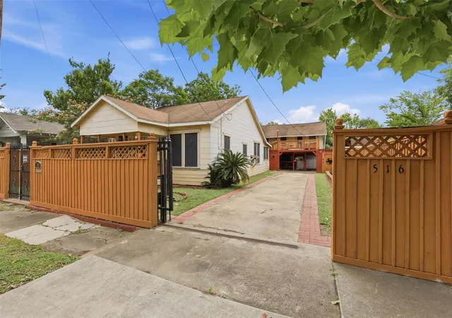 516-everton-st-houston-tx-77003/hzid_b33216a5