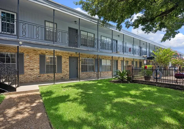 3131-southwest-fwy-c26-houston-tx-77098/hzid_66d0ca23