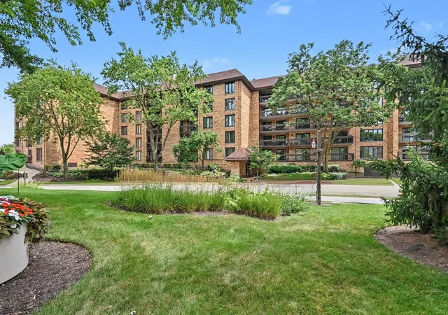 1671-mission-hills-rd-104-northbrook-il-60062/hzid_4b8392bc