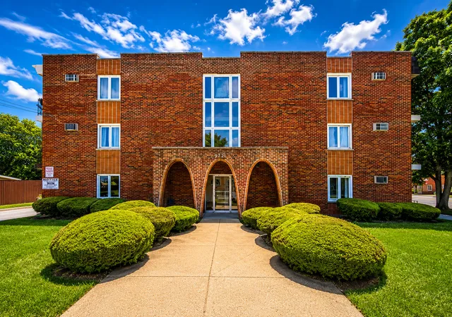 9721-s-cicero-ave-3e-oak-lawn-il-60453/hzid_bd3f0483