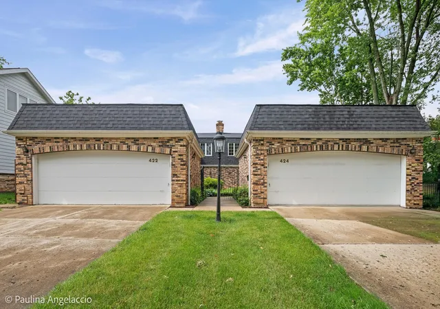 422-e-russell-st-422-424-barrington-il-60010/hzid_9578eae1