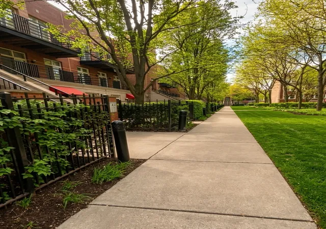 1033-e-46th-street-406-chicago-il-60653/hzid_03ddf2bf