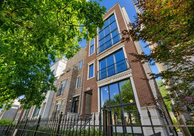 853-n-wood-st-1-chicago-il-60622/hzid_9e43a497