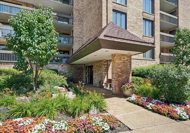 1621-mission-hills-rd-110-northbrook-il-60062/hzid_e2d59a5f