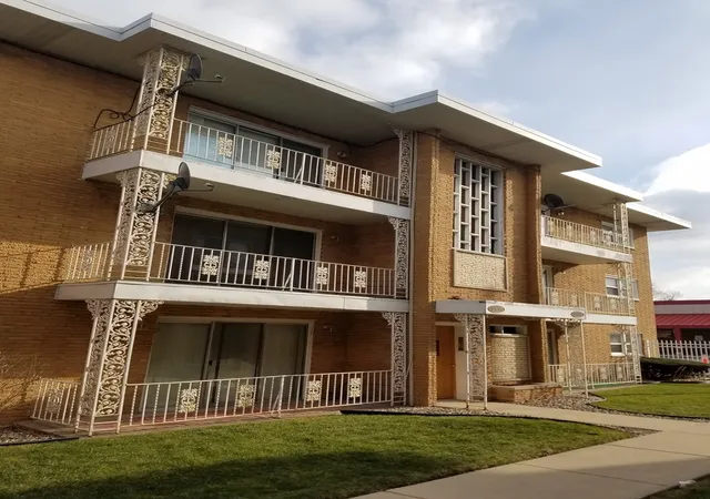 2348-w-111th-street-3-chicago-il-60643/hzid_73579ecb