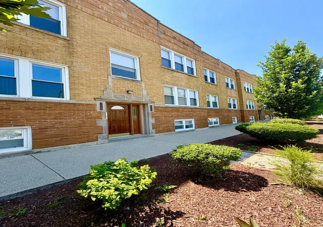 3049-w-grace-st-1-chicago-il-60618/hzid_16358afe
