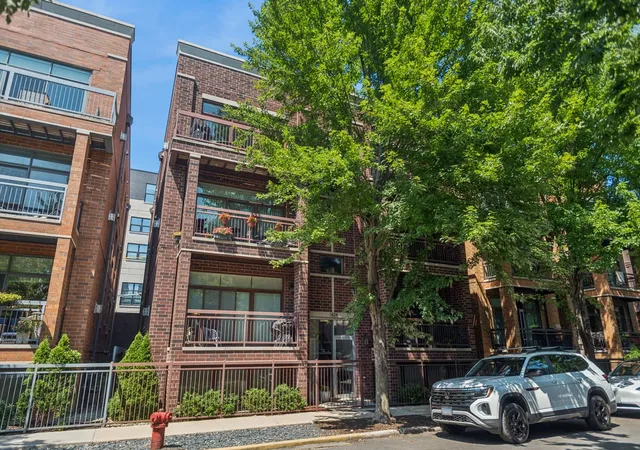 1424-w-fillmore-st-2e-chicago-il-60607/hzid_42050bd6