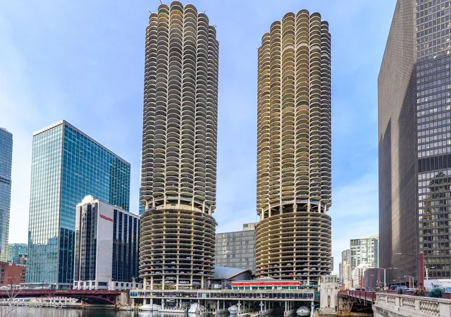 300-n-state-st-4610-chicago-il-60654/hzid_41d28581