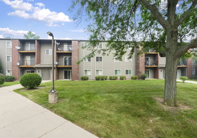727-elm-ln-308-woodstock-il-60098/hzid_ec705a83