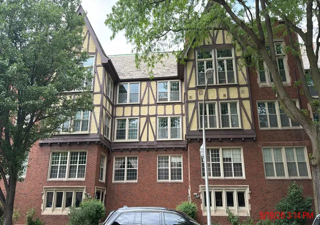 2200-e-70th-place-203-chicago-il-60649/hzid_98229ca4