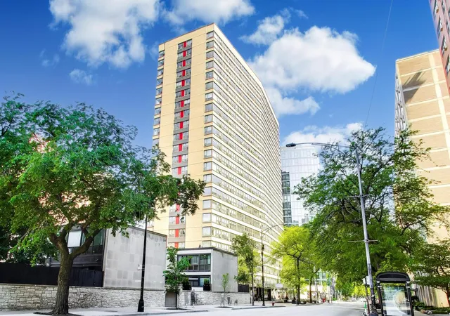 2930-n-sheridan-rd-702-chicago-il-60657/hzid_d82b468b