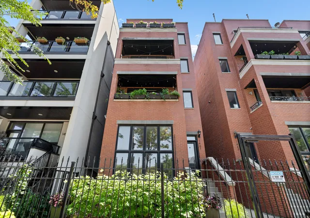1461-w-grand-ave-1-chicago-il-60642/hzid_5e200c29