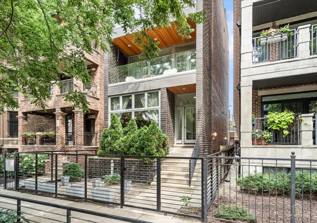 3547-n-reta-ave-101-chicago-il-60657/hzid_c6ad1261