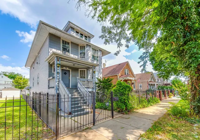 2051-n-kilbourn-ave-chicago-il-60639/hzid_65f683bf