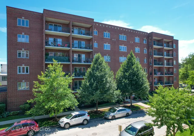 1325-perry-st-402-des-plaines-il-60016/hzid_5402d850