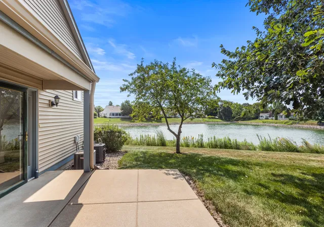 2406-windward-blvd-205-champaign-il-61821/hzid_012de1ec