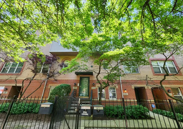 2363-e-70th-pl-b-chicago-il-60649/hzid_d5413dc5