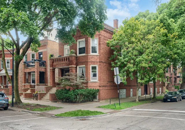 1056-n-leavitt-st-gr-chicago-il-60622/hzid_9ecd3c6a