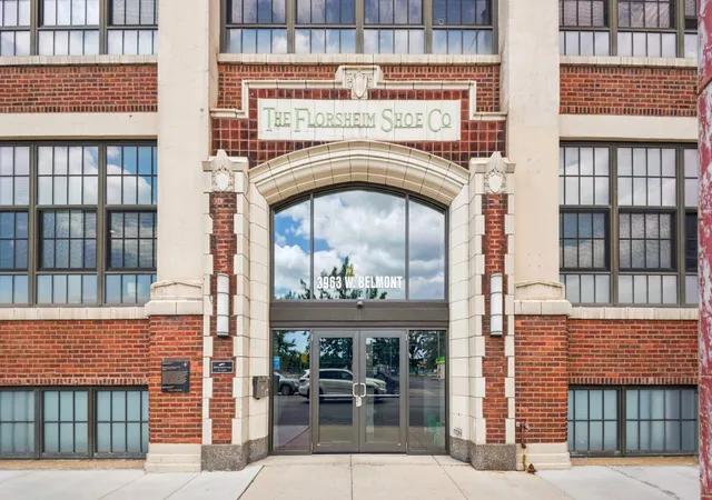 3963-w-belmont-ave-210-chicago-il-60618/hzid_8048412c