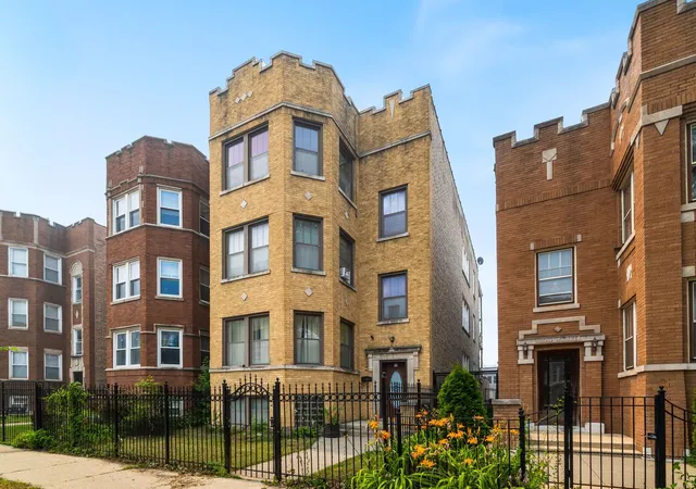 6318-n-bell-ave-chicago-il-60659/hzid_5184af48
