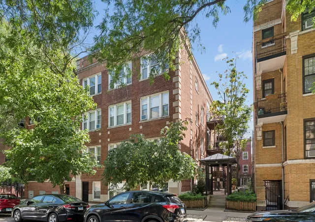 715-w-barry-ave-5b-chicago-il-60657/hzid_e873a31b