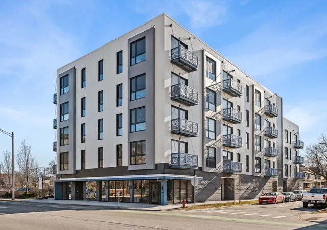 839-madison-st-301-oak-park-il-60302/hzid_6eeacd68
