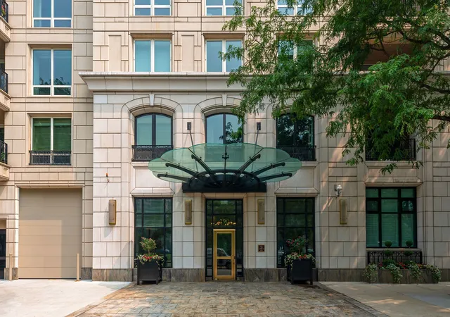 840-n-lake-shore-dr-1801-chicago-il-60611/hzid_d7221058