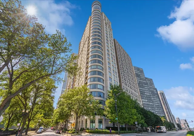 840-n-lake-shore-dr-1803-chicago-il-60611/hzid_df8082a2