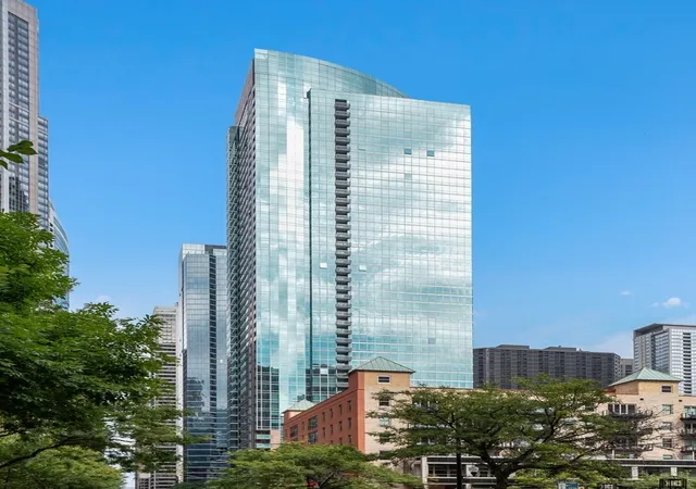505-n-mcclurg-ct-3301-chicago-il-60611/hzid_e7e7bd4c